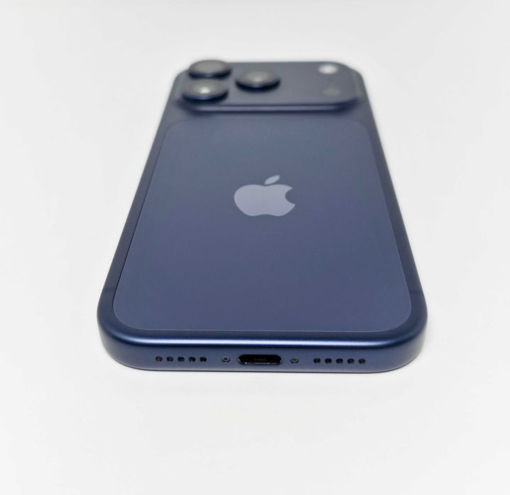 iPhone 17 Pro 256GB Deep Blue