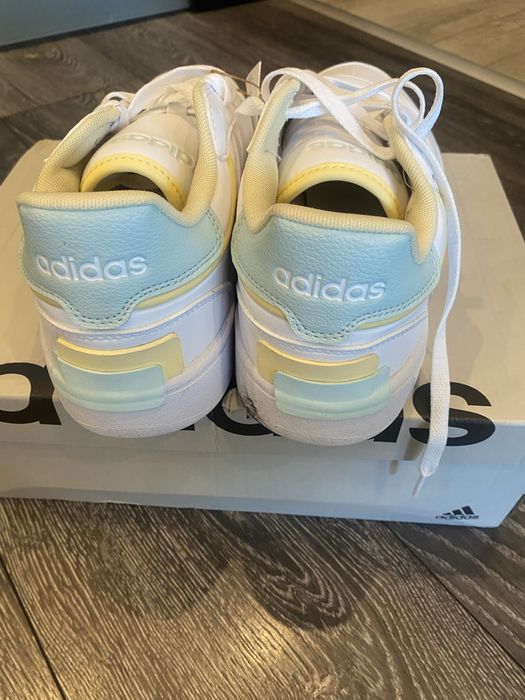 Adidas оригинални кецове