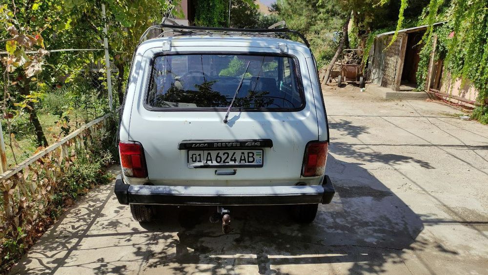 Нива 2121 4x4 , 1990 года выпуска , с тележкой