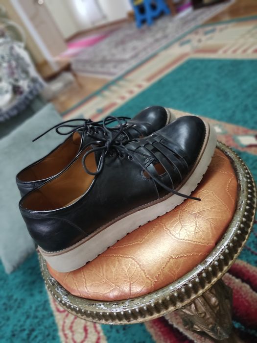 Продам женскую обувь