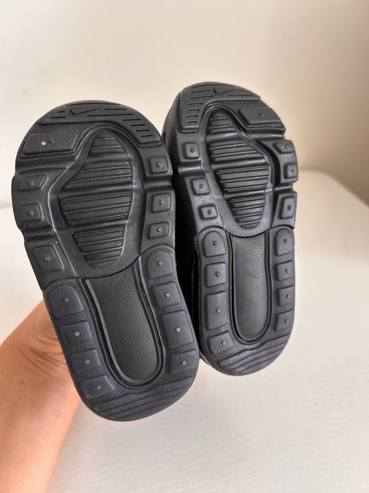 НОВИ детски маратонки Nike Air Max 270