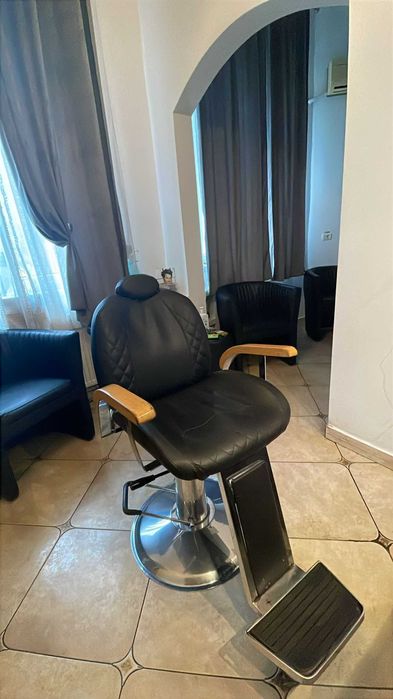 Urgent set complet frizerie scaun frizer dulap birou lavoar oglinda coafor