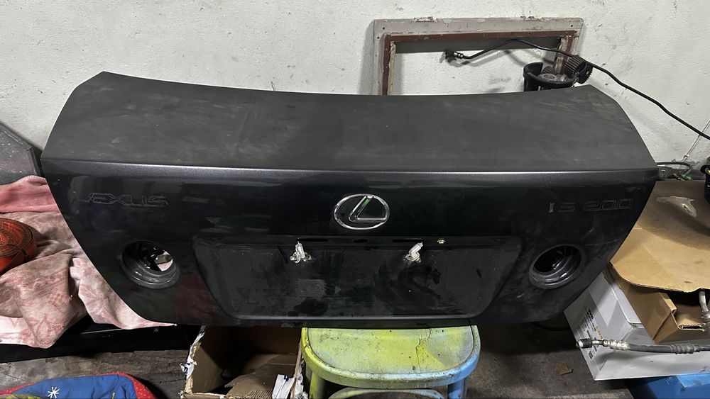 Заден капак Lexus IS200