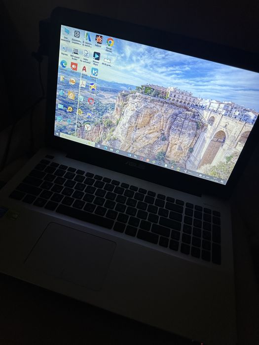 Продается ноутбук Asus