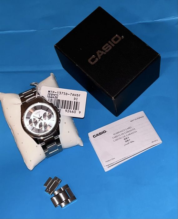 Часы Casio стильные