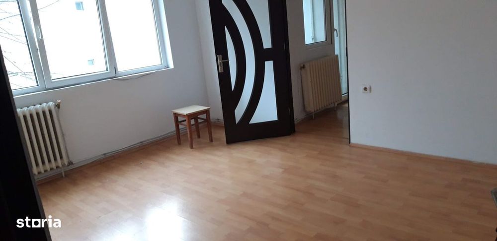 Ap. 2 camere etajul 3, Aleea Tihutei, Bistrita