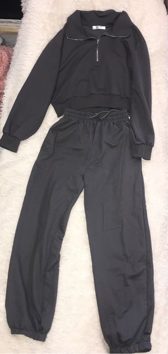 Женские спортивные костюмы