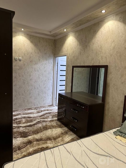 Продается своя квартира, 3 комнатная, 1-этаж.