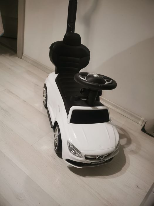 Mașina pentru copii