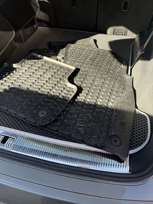 Оригинални гумени стелки за Audi Q7