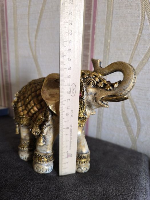 Продам статуэтки