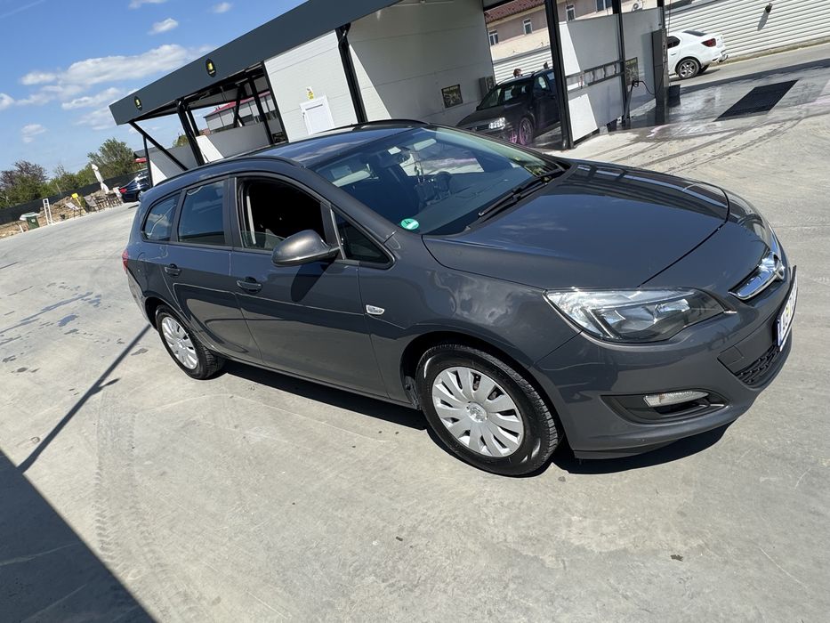 Opel Astra J Sports Tourer 2015