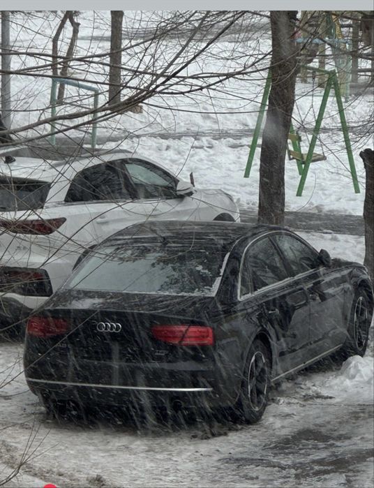 Автомашина Ауди А8