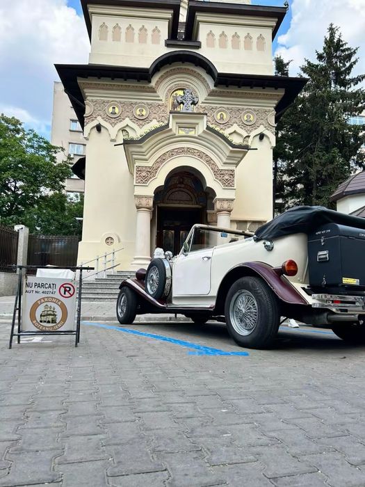 Masina de epoca decapotabila de inchiriat / limuzine retro vintage