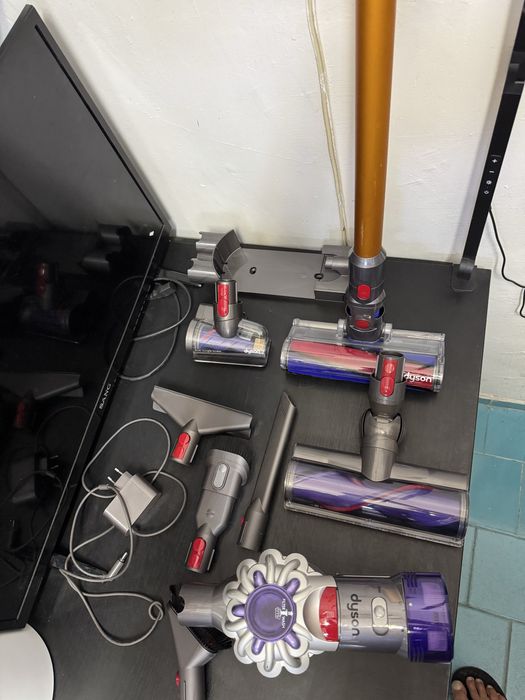 Вертикална прахосмукачка Dyson V8 Absolute SV25 476547-01