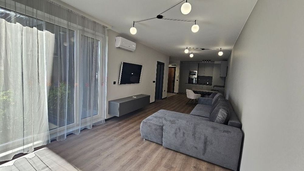 Дава се под наем Тристаен апартамент в София, Студентски град - 120 кв.м за 1145.97 € - Снимка #1