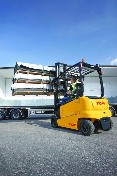 Японский вилочный погрузчик