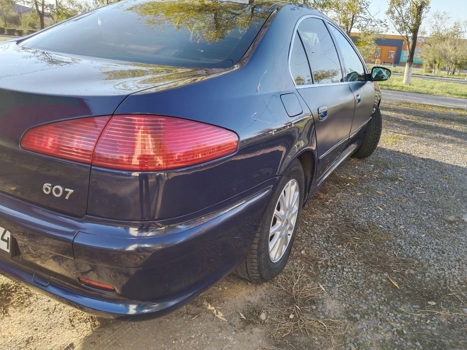 Пежо 607. Обём двигателя 2,2.