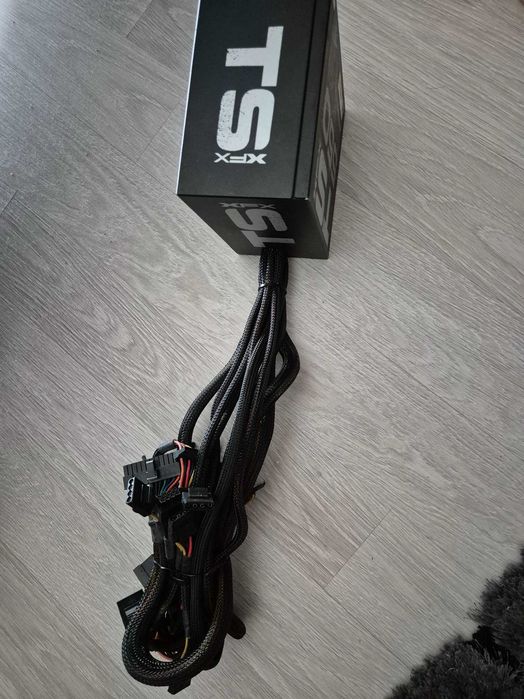 Sursa PC XFX 550w