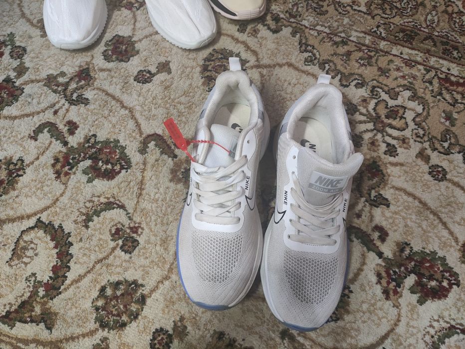 Кроссовки               .