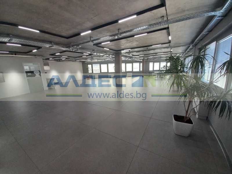 Дава се под наем Офис в София, Младост 4 - 276 кв.м за 3974 € - Снимка #2