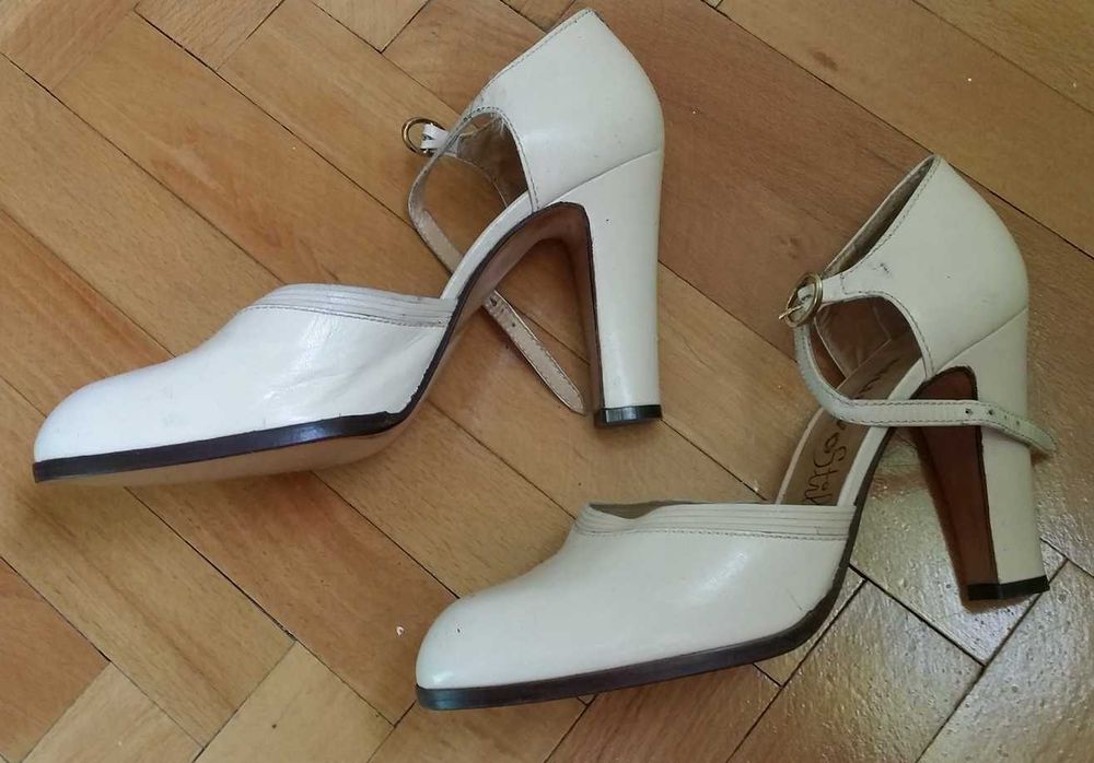 Pantofi albi din piele, cu toc inalt, din Italia, nr 36.5