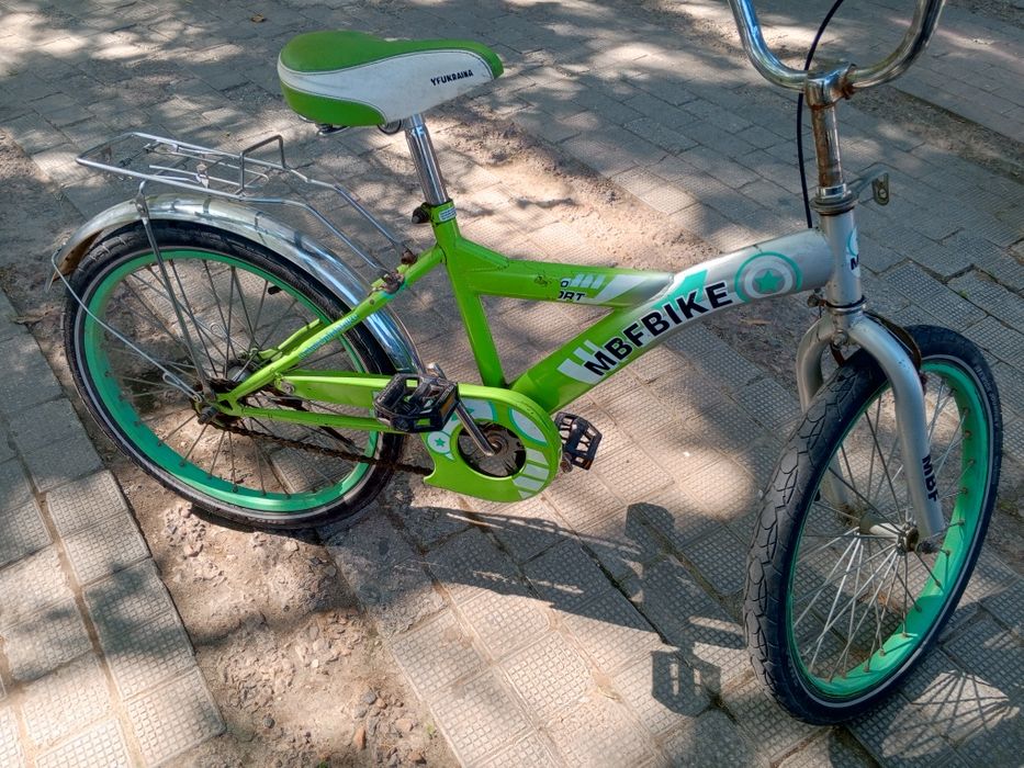 Velosiped yosh bola uchun