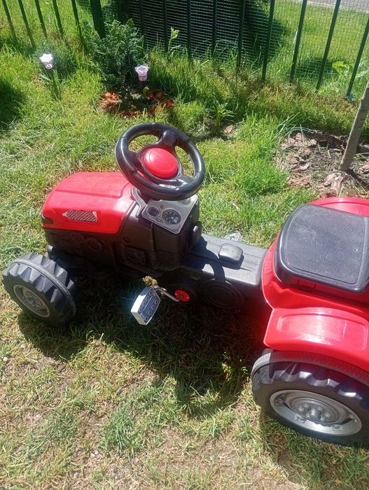 Tractor cu pedale  pentru copii