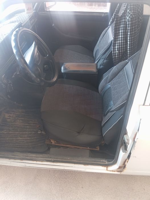 Vaz 2107 sotiladi