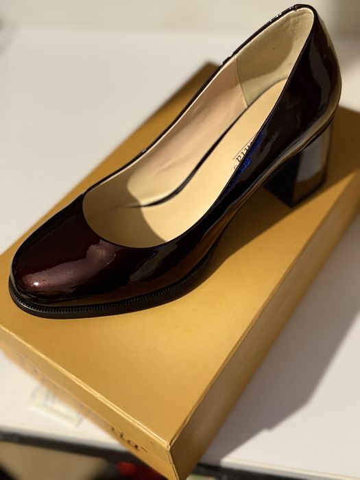 Продам обувь новую и б/у, все кожанные, размер 35-36, цены по запросу