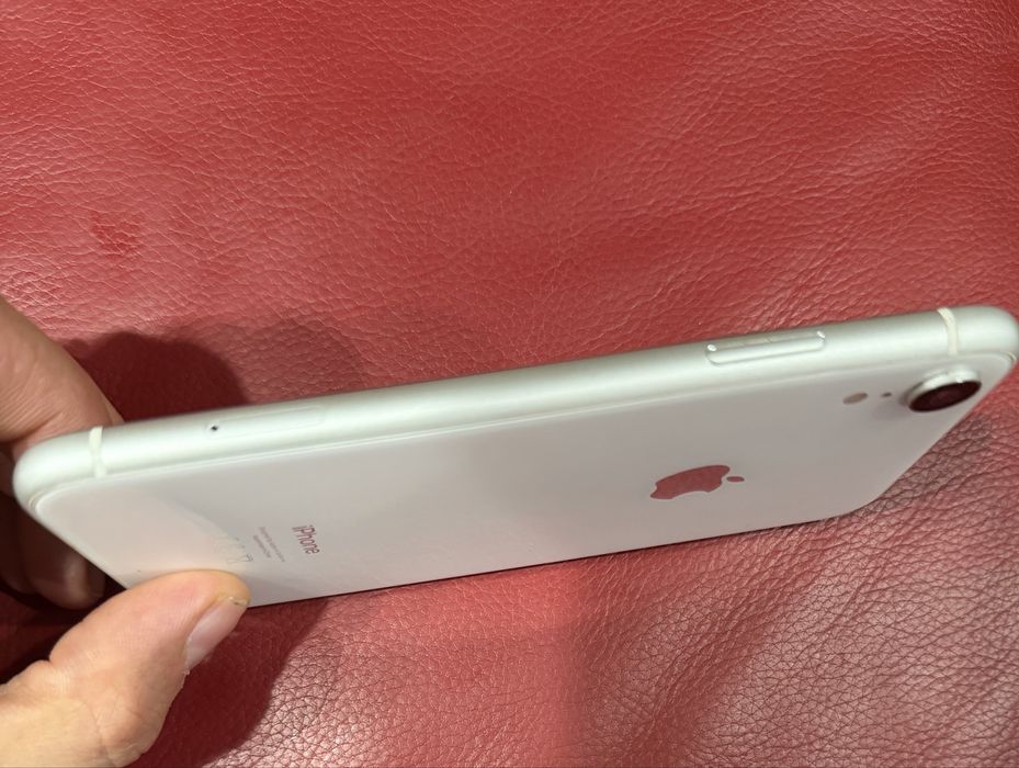 Iphone XR White като нов