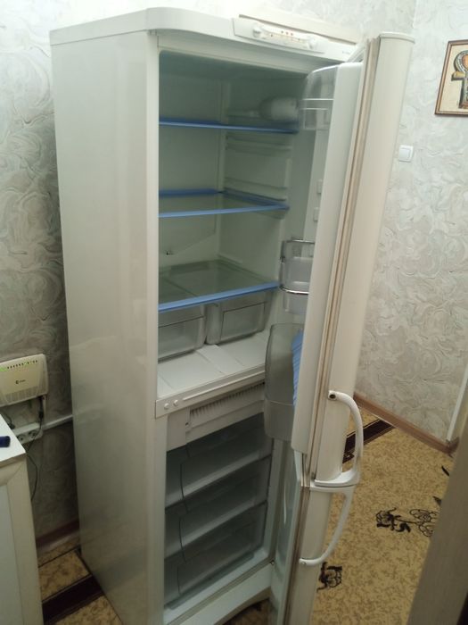 Холодильник indezit