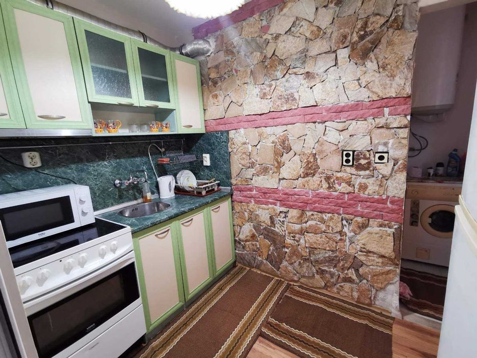 Дава се под наем Двустаен апартамент в Бургас, Братя Миладинови - 60 кв.м за 175 € - Снимка #1