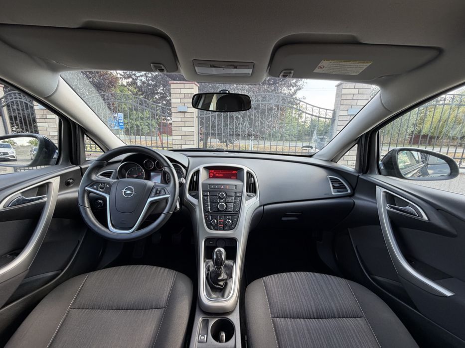 Opel Astra J Ecoflex Benzina Posibilitate Rate / Garantie / Buy-Back / Livrare