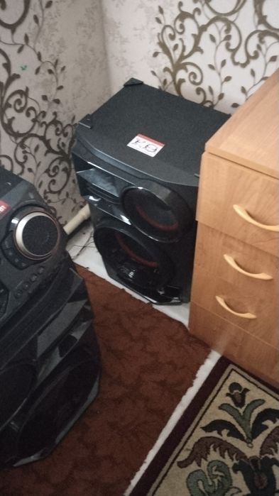 Продам музыкальный центр LG CL98