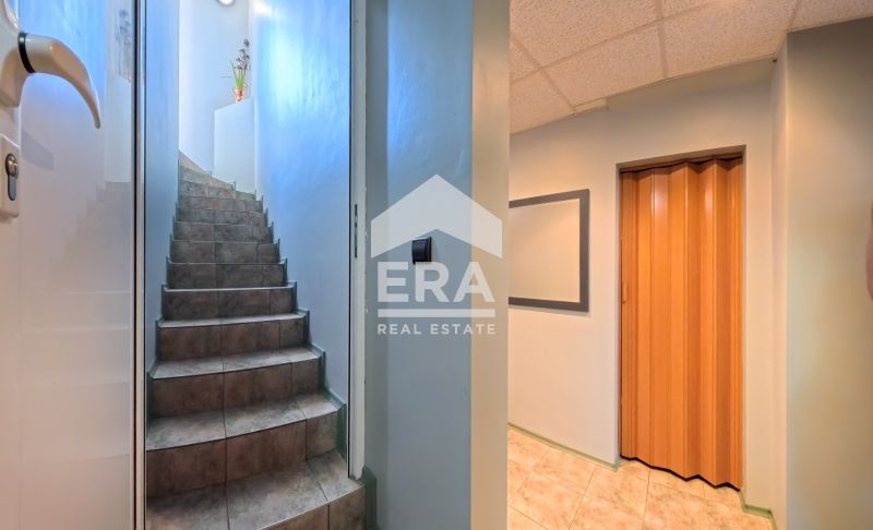 Дава се под наем Тристаен апартамент в Варна, Виница - 193 кв.м за 899 € - Снимка #10