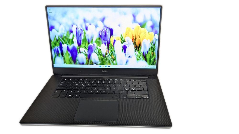 Dell Precision 5510 15.6" 1920x1080 i7-6820HQ 16GB 256GB SSD M1000M