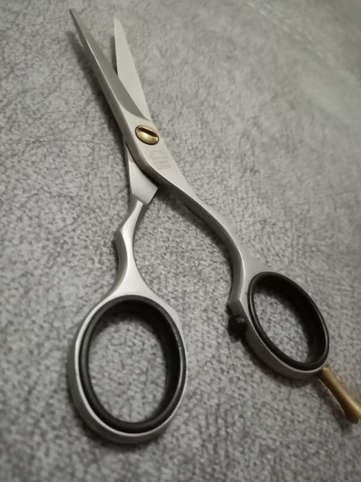 Продам ножницы для стрижки волос