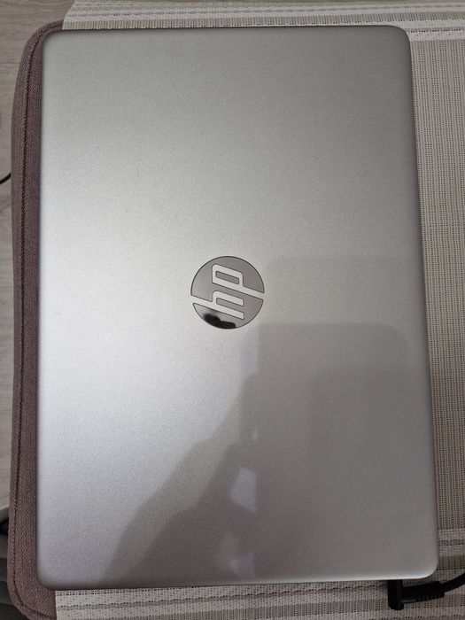 Laptop HP 14s - Windows 10 instalat