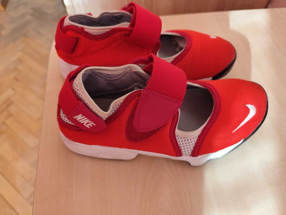 Спортни обувки Nike