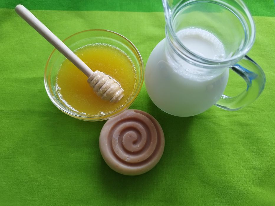 Натурален сапун "Мед и козе мляко"