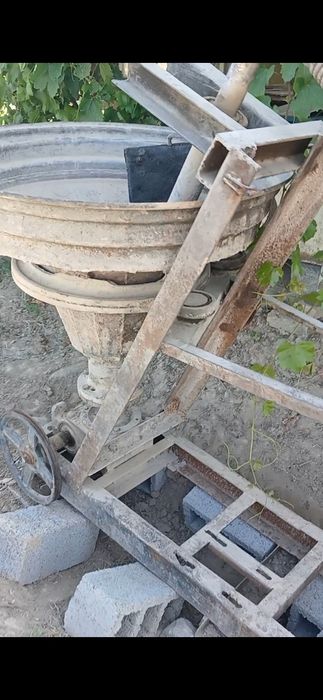 Zig'ir yog' chiqaradigan juvoz. Ishlab turibdi, hamma narsasi bor