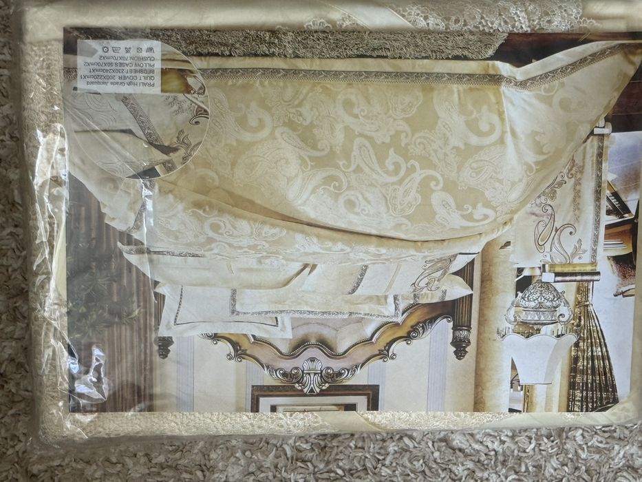 Продам наьор покрывало с наволочками