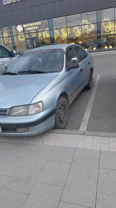 Продам тойота карина е