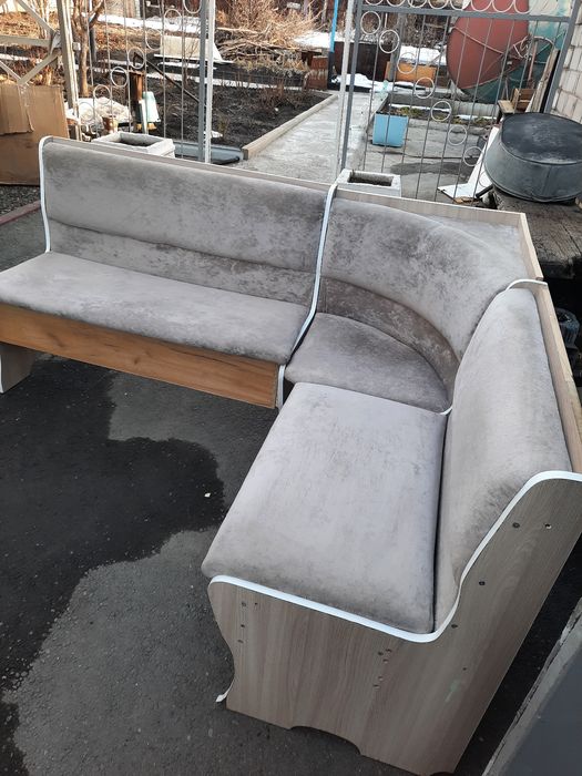 Стол.светильник...кух уголок