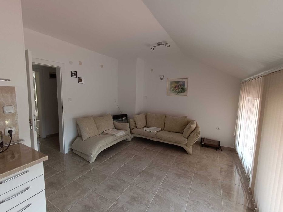 Апартамент под наем обзаведен