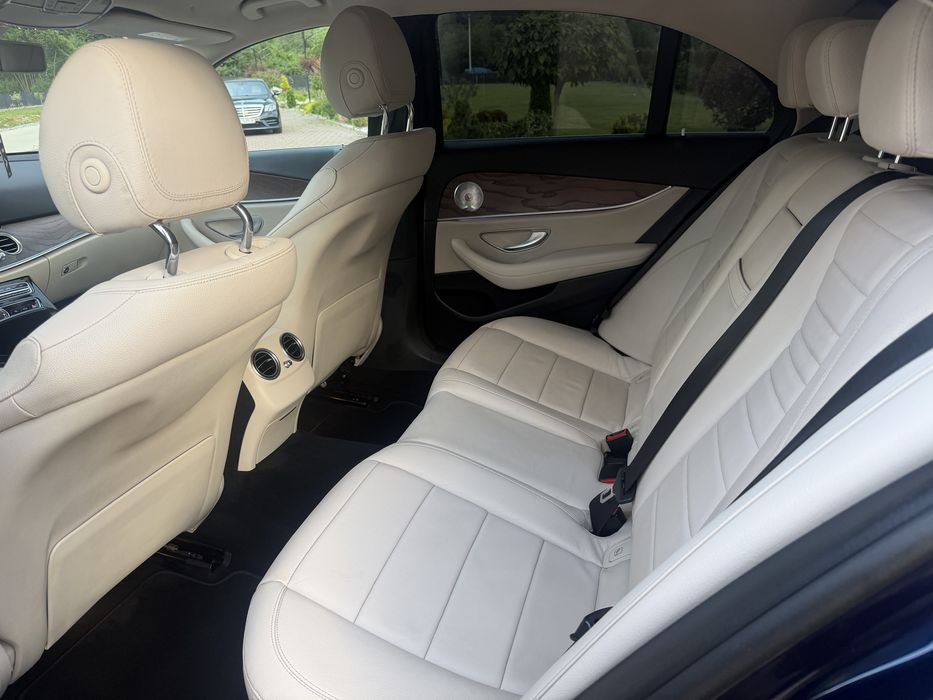 Mercedes Benz - E Class 220D - 2016 - W213