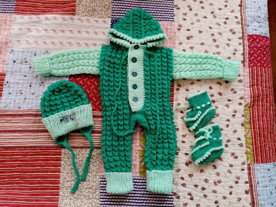 Вязаный комплект