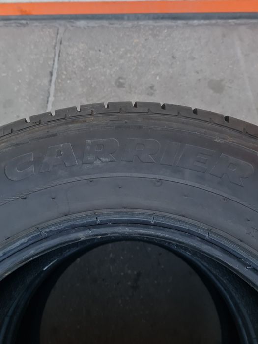 Летни гуми за Бус 2 броя PIRELLI Carier 215 70 R15C дот 1222