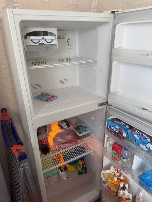 Холодильник Samsung CoolTech